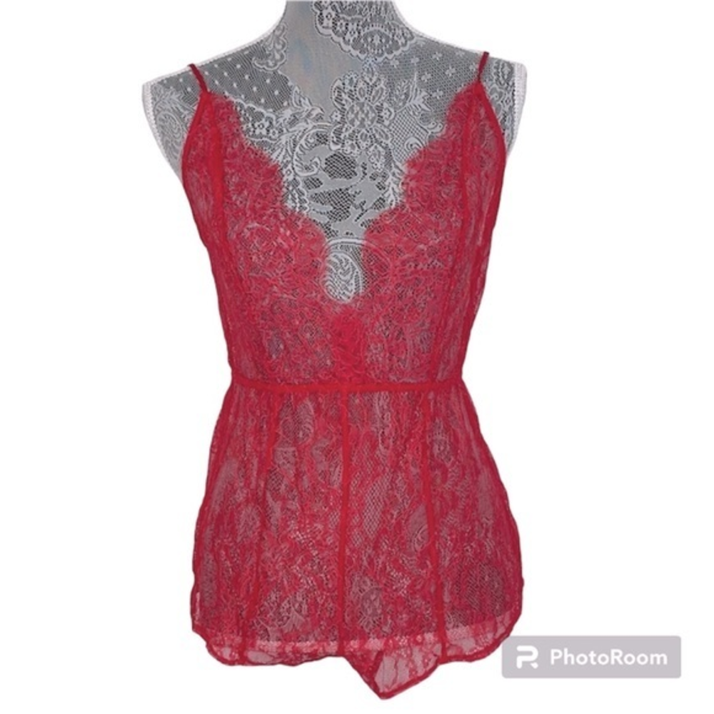 Victoria’s Secret red lace negligee.  Size‎ Small. Excellent used condition.